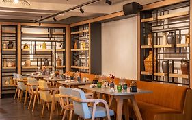 Pullman Centre Ramblas 4*